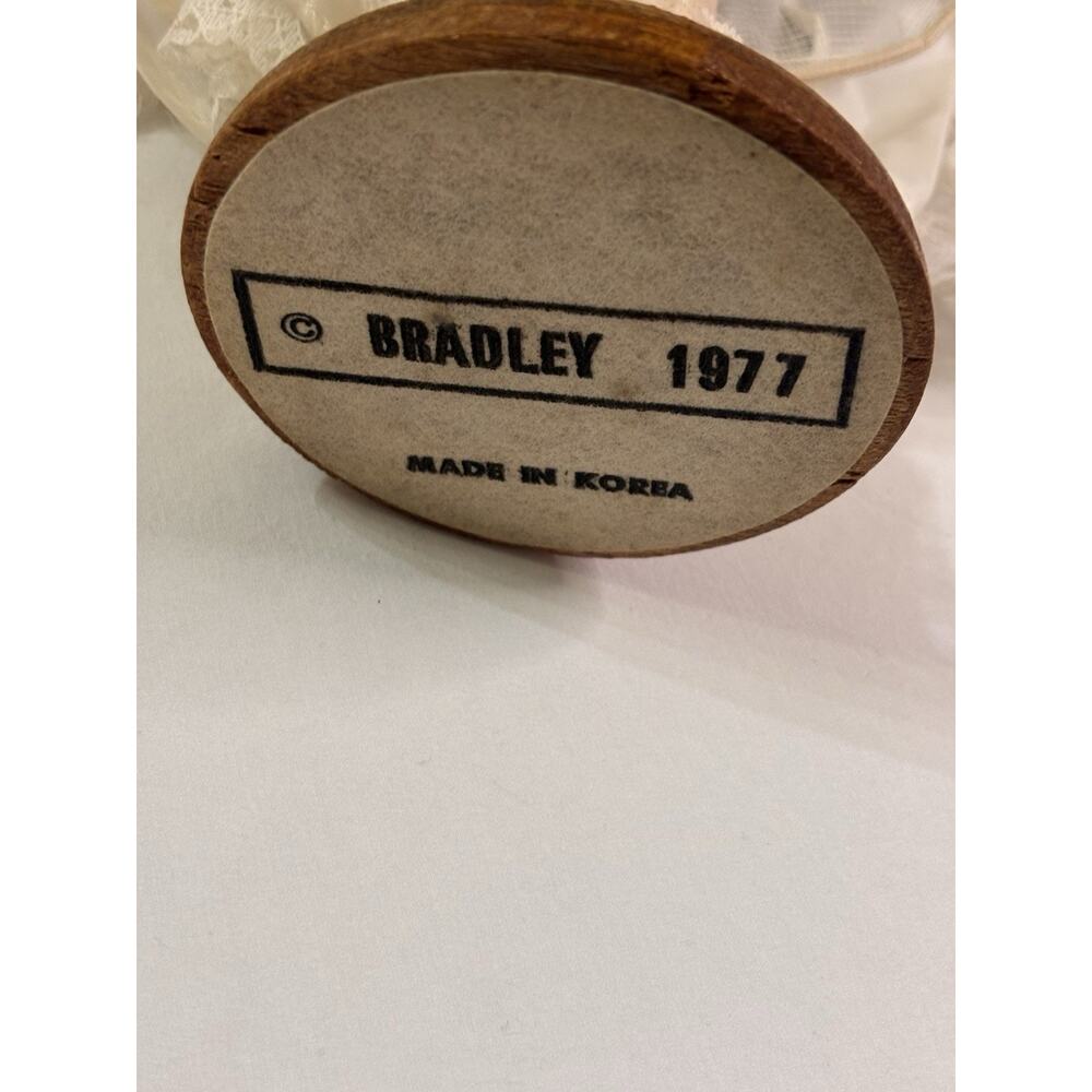 Bradley Doll "Little Red Riding Hood" 1977 - Picture 13 of 15